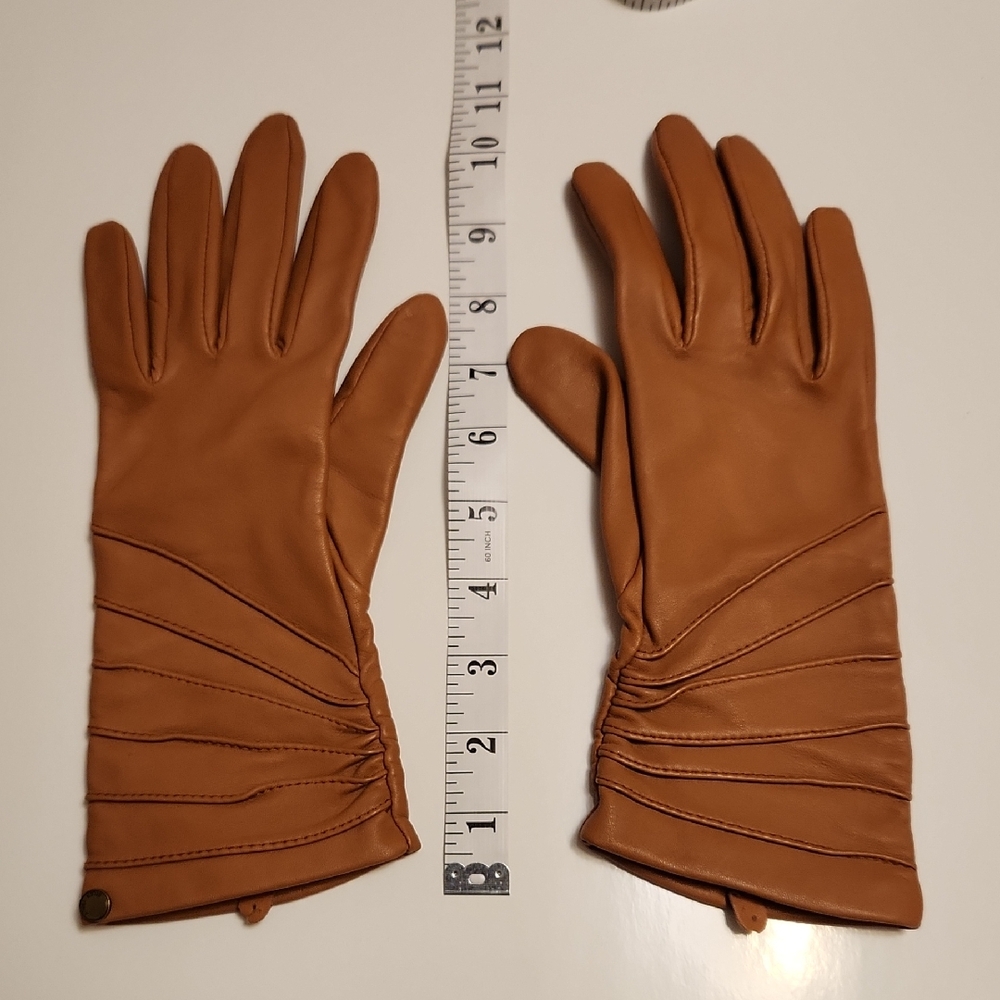 Ellen Tracy Tan Leather Gloves